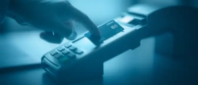 Конец эпохи анонимных транзакций: как новая система контроля карт изменит жизнь россиян