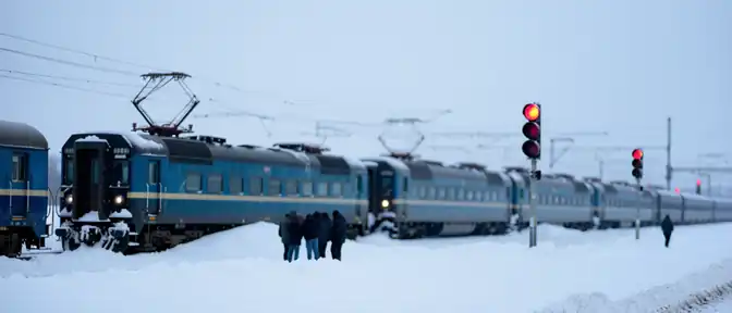 Погодный коллапс на юге: десятки пассажирских поездов застряли в Ростовской области