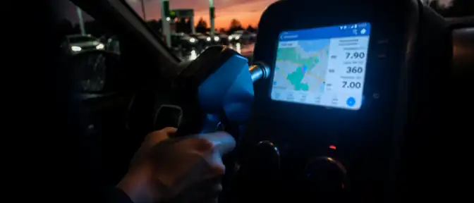 Заправка в один клик: как новый сервис от «Авито Авто» поможет водителям не остаться с пустым баком